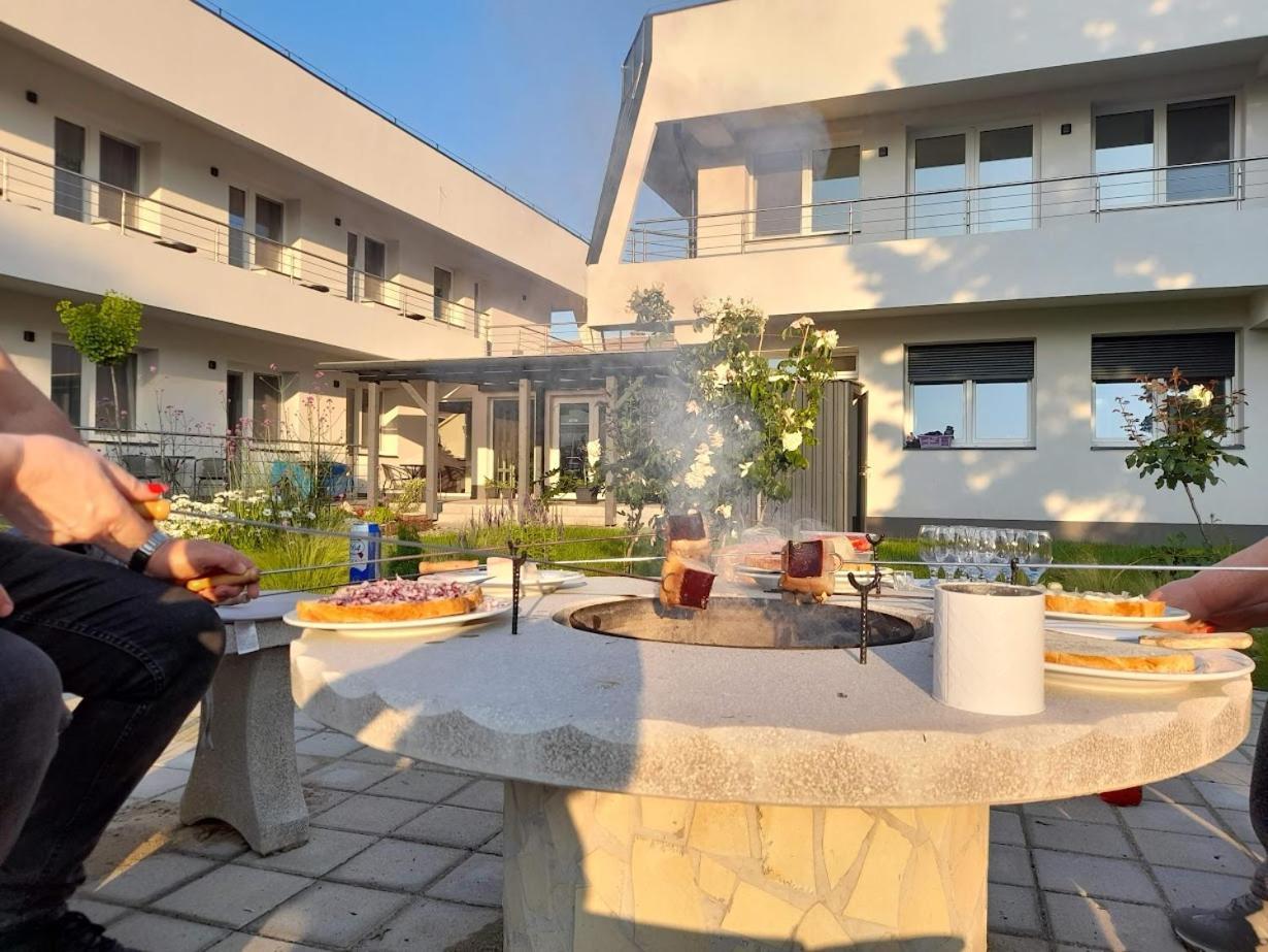 Orion Panzio Bed and Breakfast Hajdúszoboszló Εξωτερικό φωτογραφία